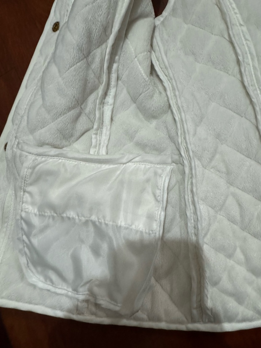 Cambridge Dry Goods White Quilted Sleeveless Vest - Picture 5 of 13